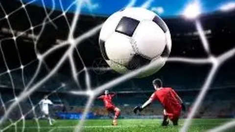 热刺队内巅峰对决：范德芬独揽9分领跑，里沙利松与斯彭斯紧随其后，均获6分好评！