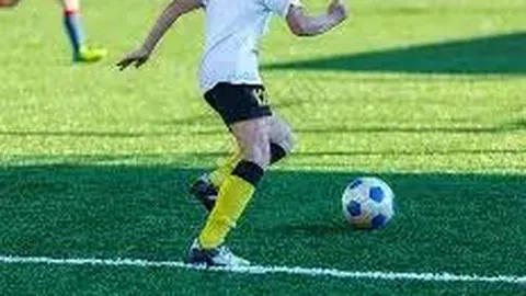 “萨拉赫替补闪现未果，2射不中，过人三重奏却失15控球权，揭秘红军中场风云！”